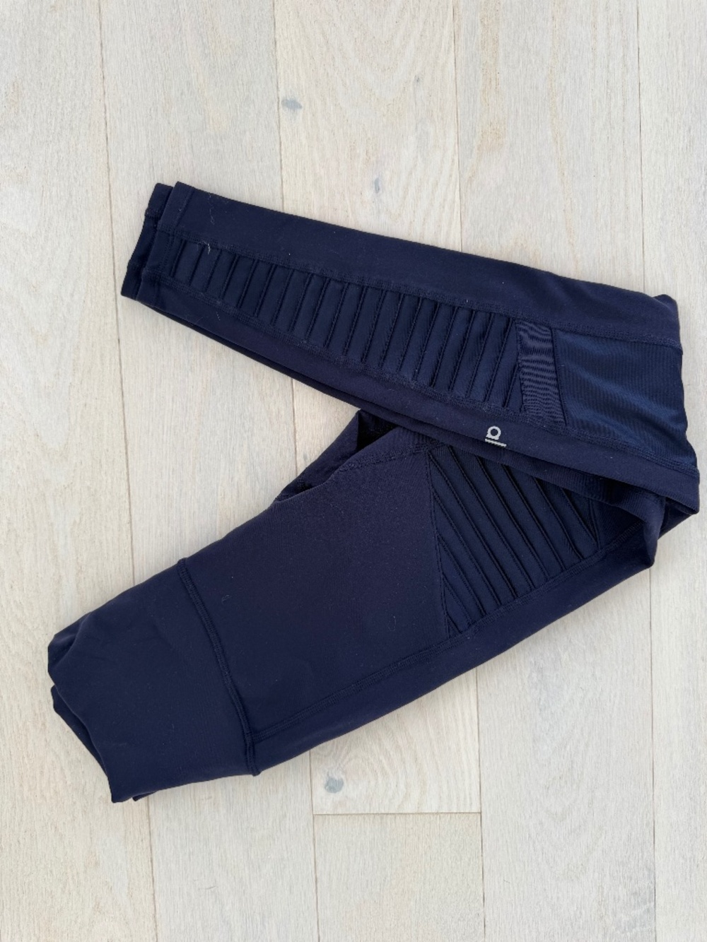 ALO leggings